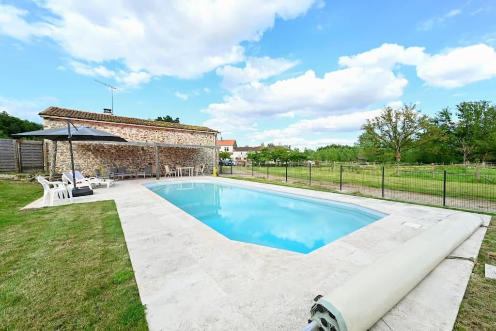 L'Evasion En Pierre Piscine Et Etang Prive Villa Sevremoine Dış mekan fotoğraf